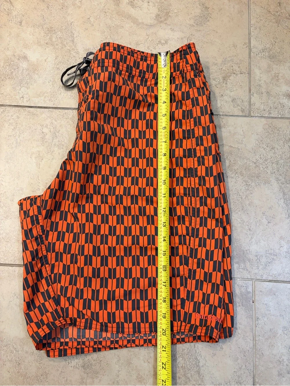 Patagonia Wavefarer Board Shorts Mens 34 Orange Charcoal Geometric Swim Surf